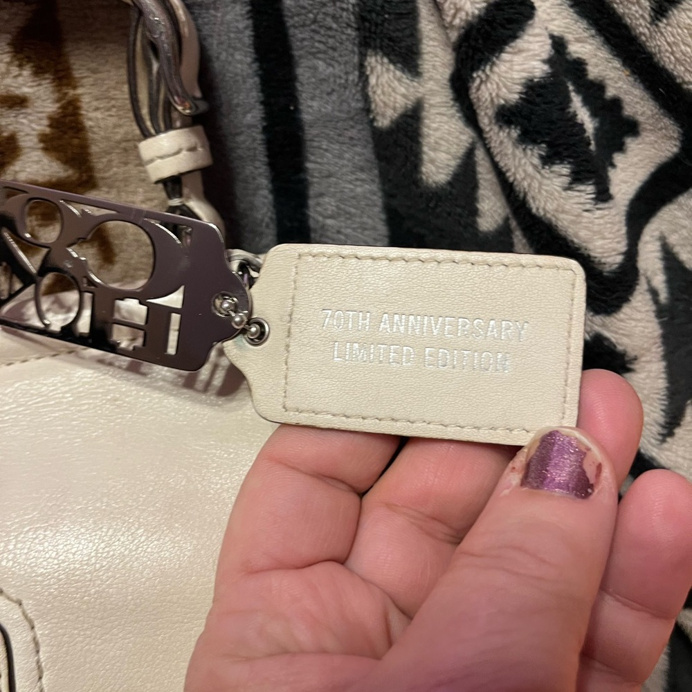 Coach EUC Anniversary Satchel 2012 2 way Bag in Ivory Leather - Picture 5 of 15